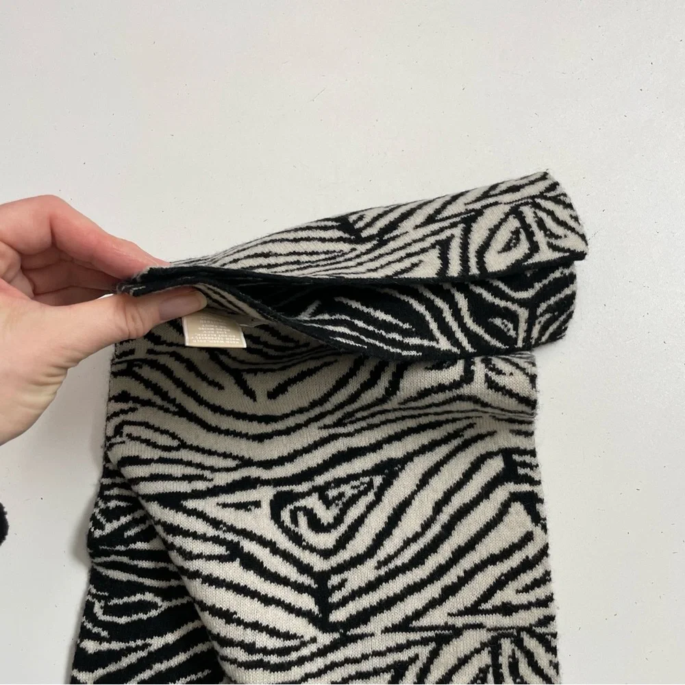 Michael Kors Scarf Soft Wool Animal Print Zebra Black Cream